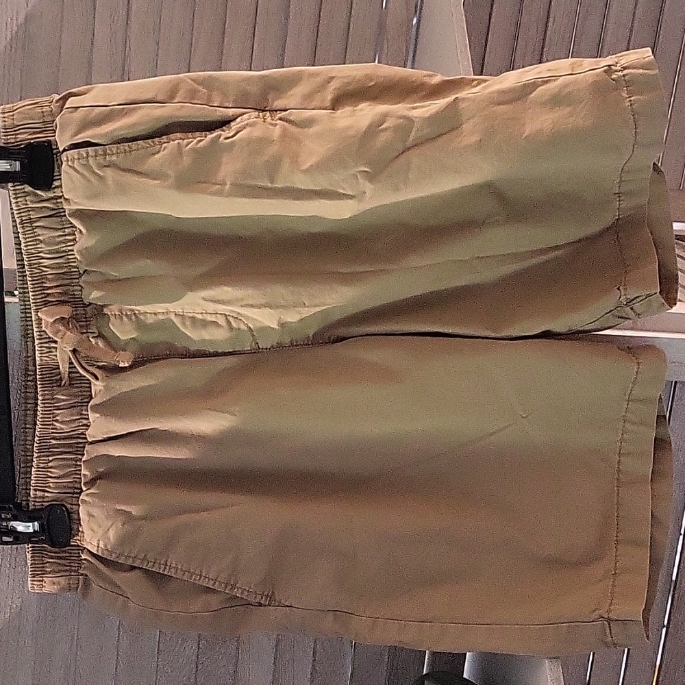 Gap, men's khaki shorts, size small